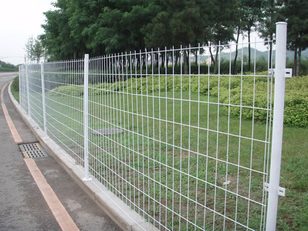 雙邊絲護(hù)欄