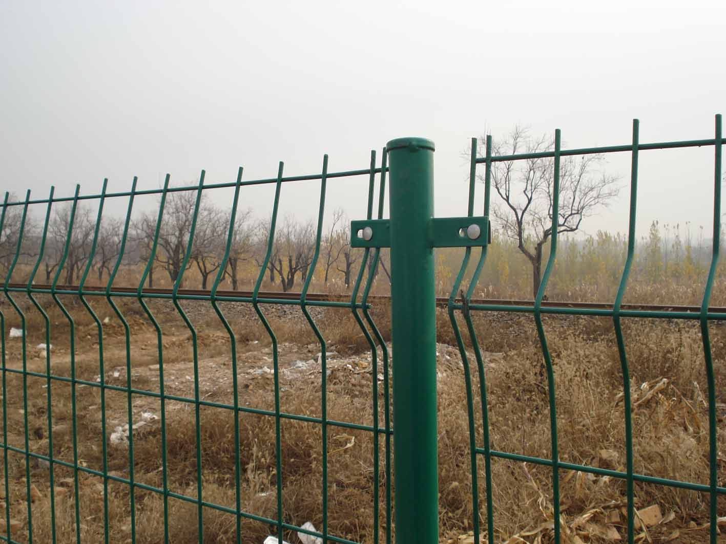 鐵絲網(wǎng)圍欄